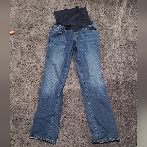 Liz Lange boot it maternity jeans over belly - Picture 1 of 3